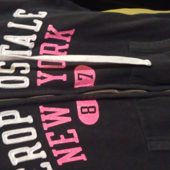 Aeropostale - Picture 7 of 8